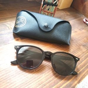 Ray-Ban sunglasses.  Non prescription lenses .